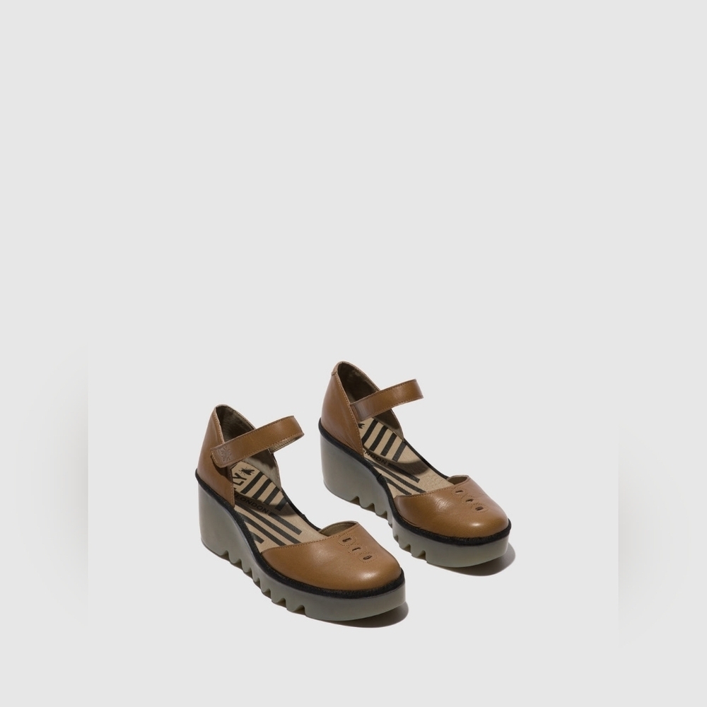 FLY London Womens Biso Beige Ankle Strap Heels Mart Janes Platform 38/8